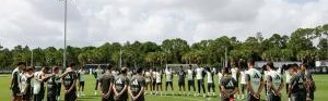 皇马、拜仁今天训练前为去世的若塔兄弟默哀1分钟