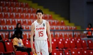 yl23455永利最新网址-王健：郇斯楠偏科太严重&amp;甚至称不上防守能力强 他更像排球运动员