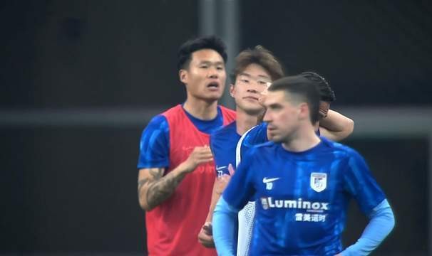 李国旭下4主力，大连留力重庆 吕焯毅身体被碾压 阿利米不像外援