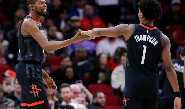 yl23455永利最新网址-17中15轰33+9+6！申京吹响火箭反击号角 杜兰特33+8献两决胜三分