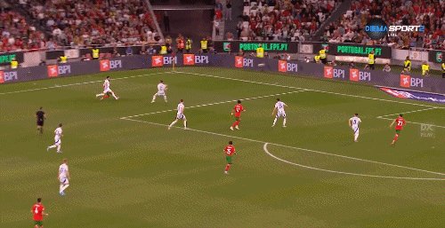 1725839343568014839.gif